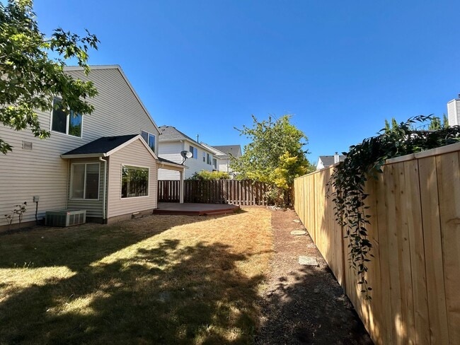 Building Photo - Gorgeous 4 Bed, 2.5 Bath House!