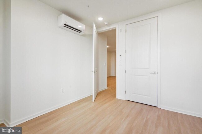 Building Photo - 225 N 12th St