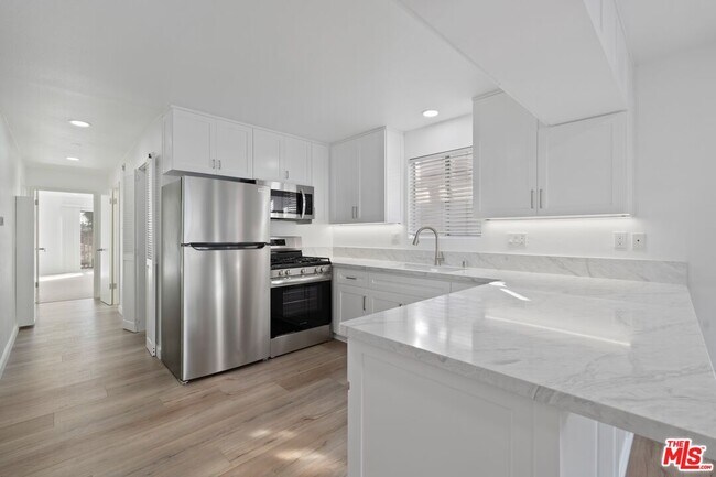 Building Photo - 122 Buccaneer St