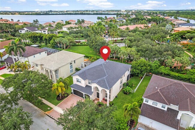 Building Photo - 19500 SW 39th Ct