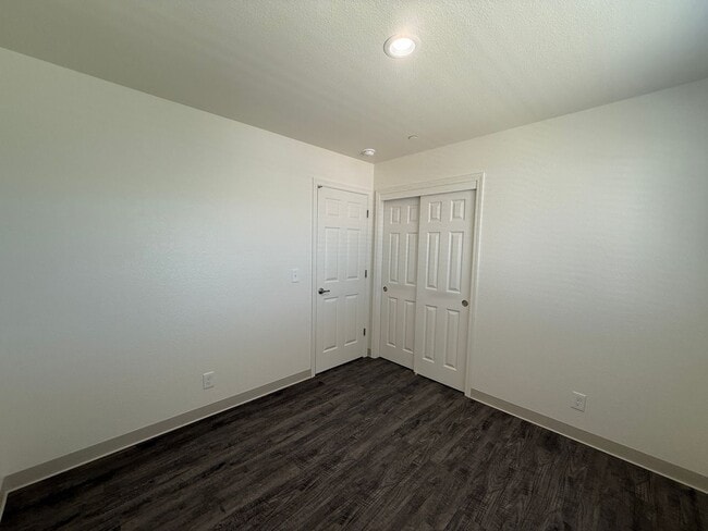 Building Photo - Free Month of Rent for Move in before Dec 1st - Brand New Upstairs 3 Bedroom Apartment