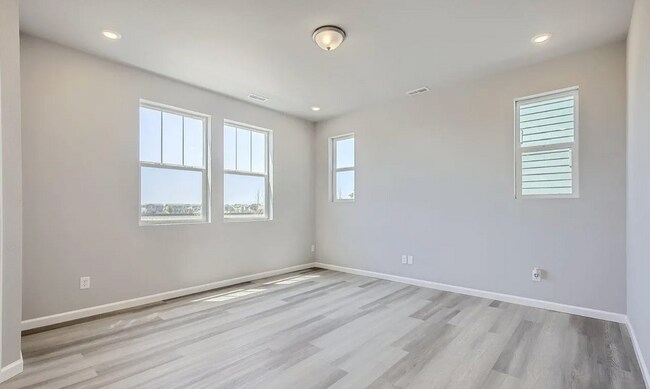 Building Photo - 2135 Arborwood Ln