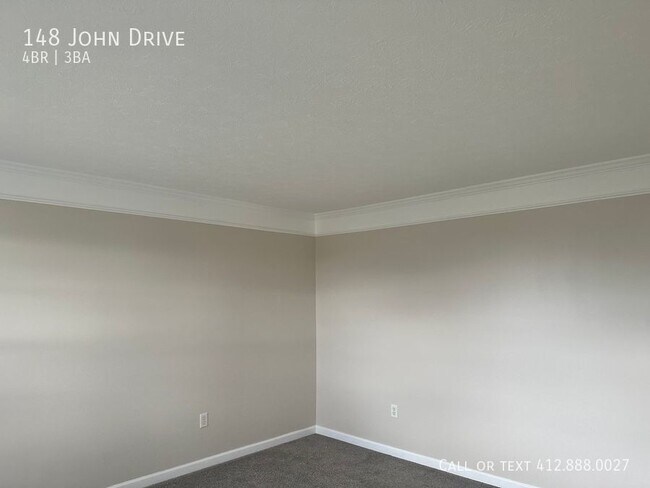 Building Photo - 4 bedroom 3 bath Canonsburg