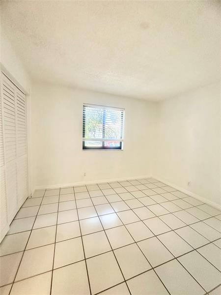 Building Photo - 717 Gardens Dr