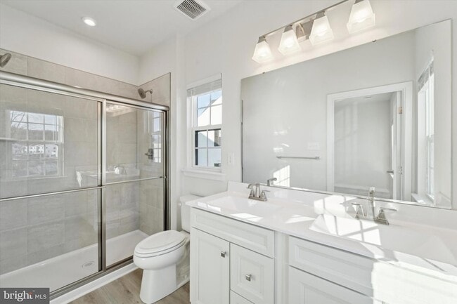 Building Photo - 208 River Birch Wy