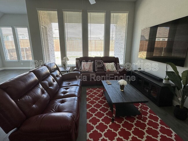 Building Photo - 2222 McMullin Dr