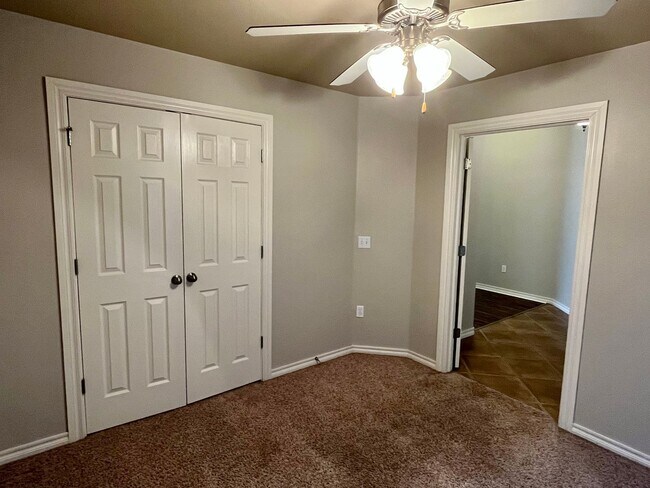 Building Photo - Wonderful 4 bed, 2 bath 3 car in Falcon Ri...