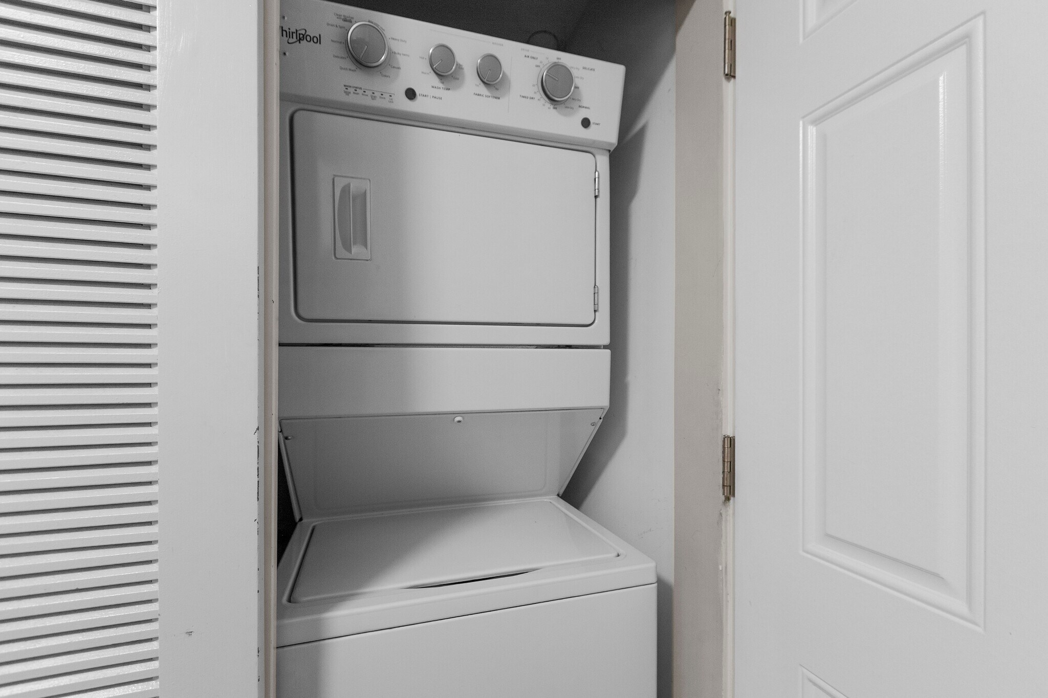 Building Photo - 5731 N Washtenaw Ave