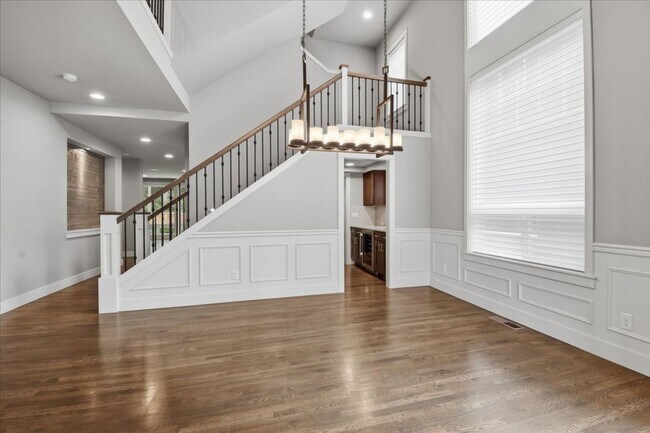 Building Photo - 4bd/4.5ba Sammamish Home