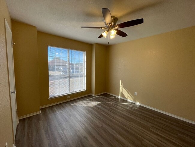 Building Photo - 3817 Water Oak Dr