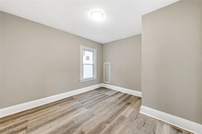 Building Photo - 2233 Bunts Rd