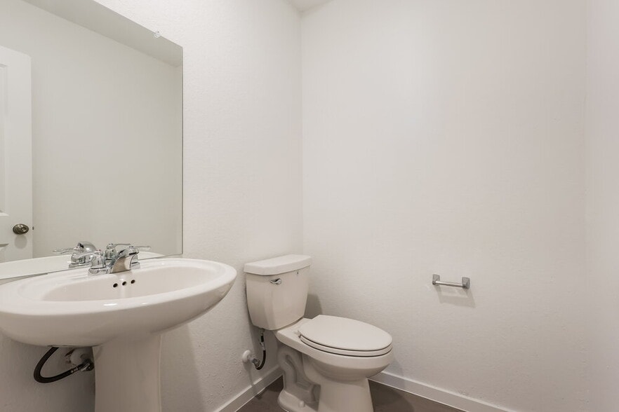 Building Photo - 536 Roquefort St