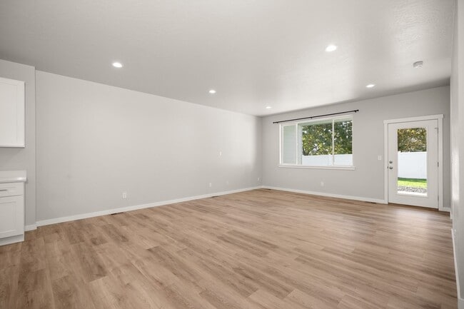 Building Photo - 4205 N Stout Ct