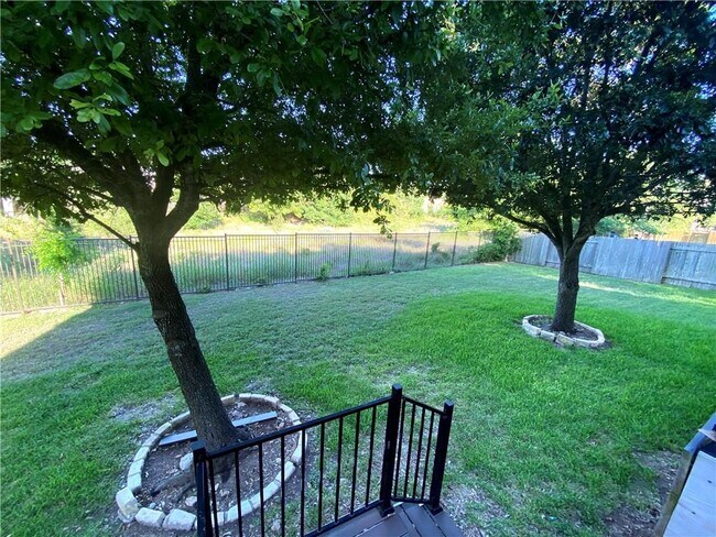 Building Photo - 9425 Lisi Anne Dr