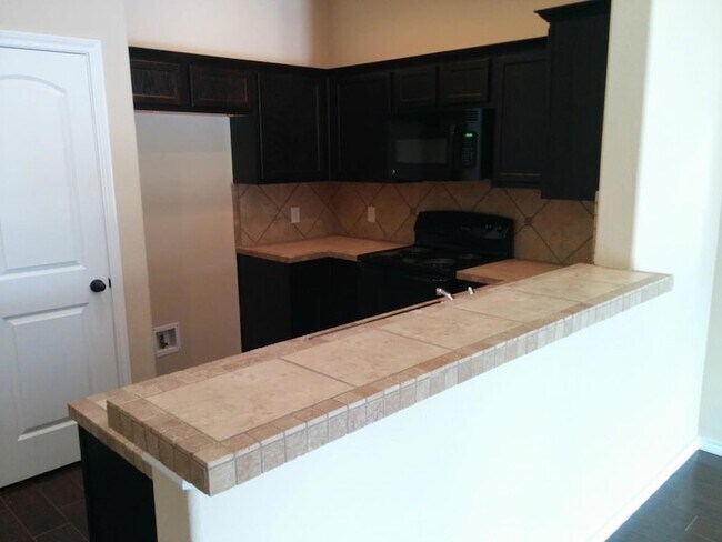 Building Photo - 155 Creekside Villa Dr