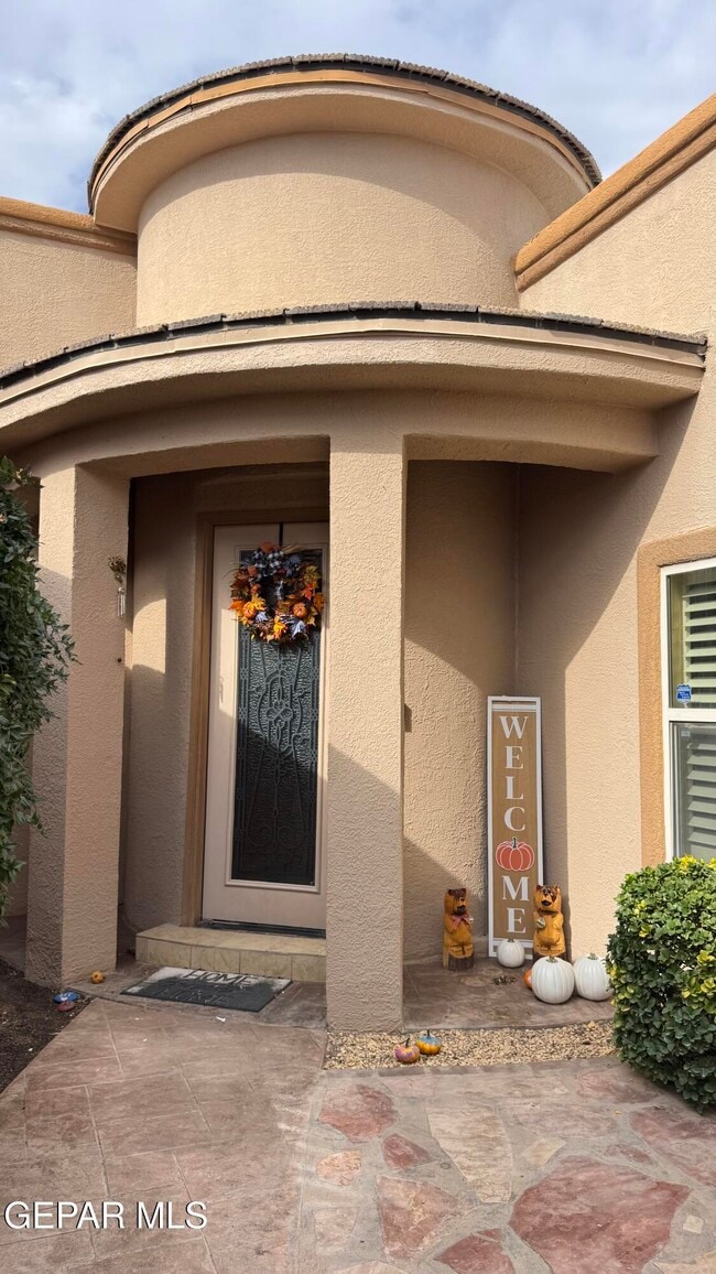 Building Photo - 7381 Black Mesa Dr