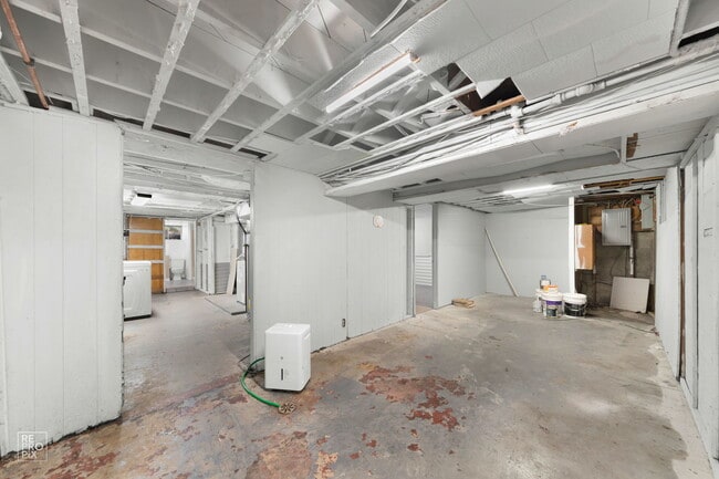 Building Photo - 32857 N Alleghany Rd