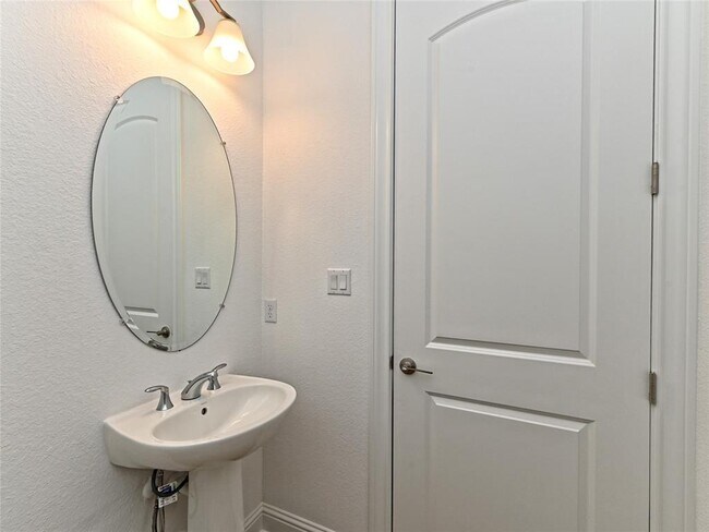 Building Photo - 270 Prairie Clover Dr