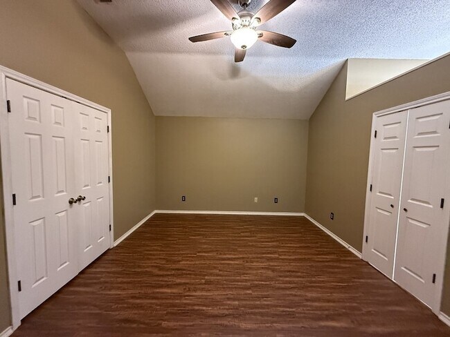 Building Photo - 7012 Bernadine St