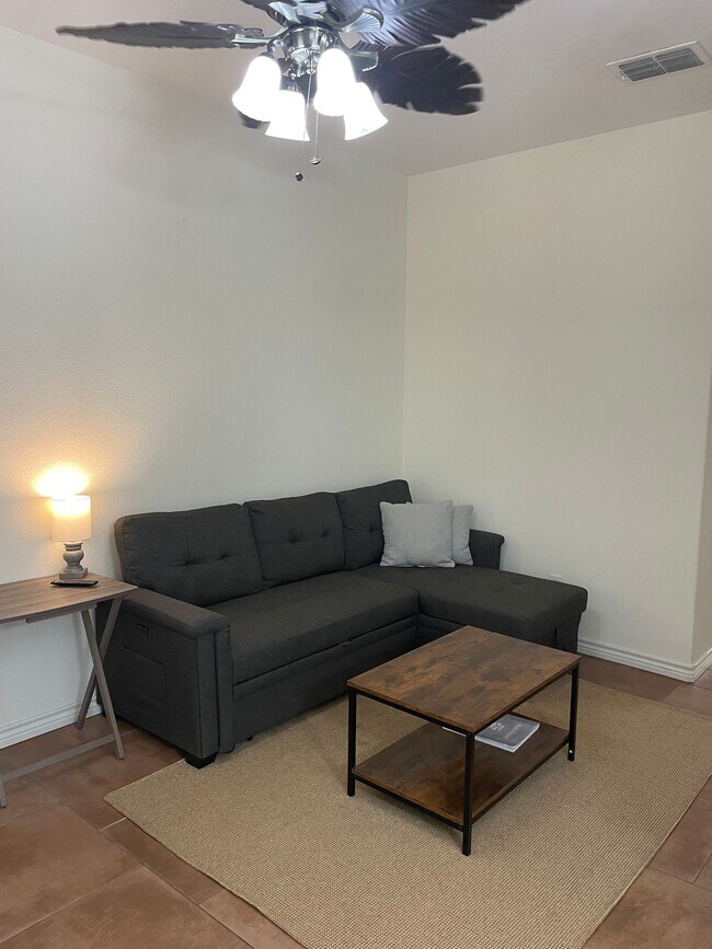 Building Photo - Brand New 1 Bedroom / 1 Bathroom Apartments in Lindale!