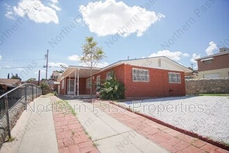 Building Photo - Silver