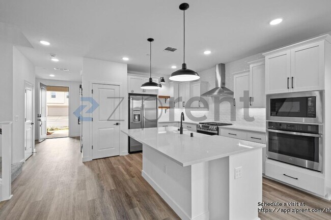 Building Photo - 365 Gold Coast Rd