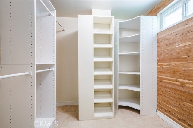 Building Photo - 500 N Sunset Canyon Dr