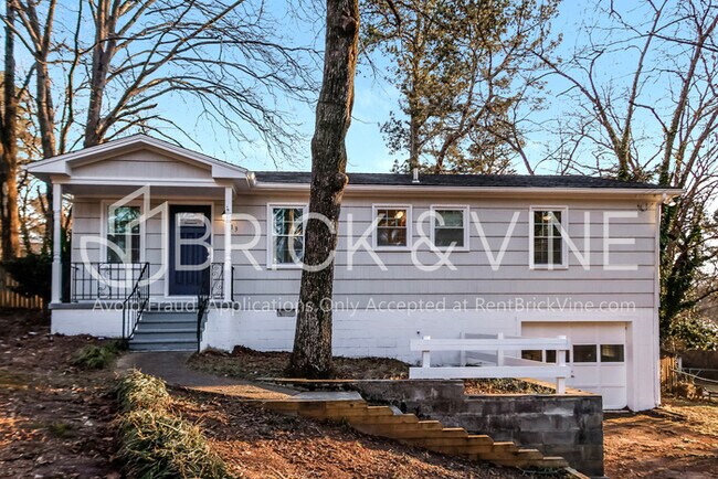 Building Photo - 813 Highbury Dr