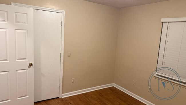 Building Photo - WINTER MOVE-IN SPECIAL: 50% OFF 1ST FULL MONTH'S RENT!**