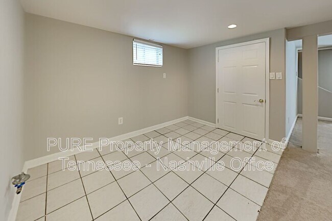 Building Photo - 573 Whispering Hills Dr