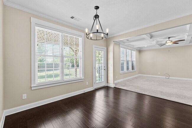 Building Photo - 582 Bunchgrass St