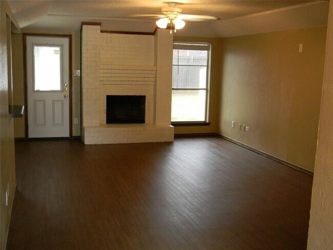 Building Photo - 7433 Timberhill Dr