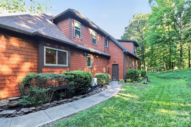 Building Photo - 6031 Greystone Dr
