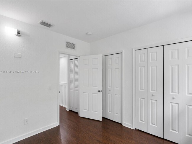 Building Photo - 15568 SW 39th St