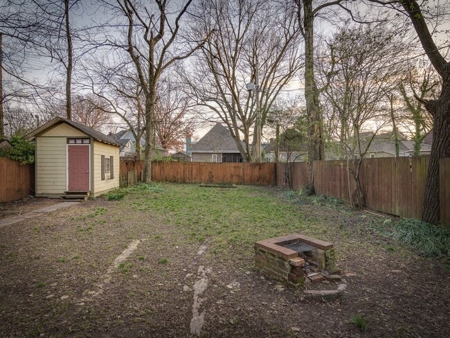 Building Photo - 3BR/1B Home in GREAT Midtown Location!!