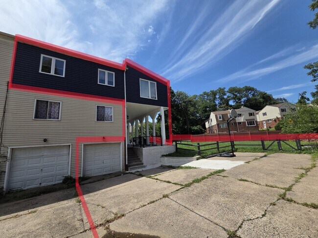Building Photo - 1701 Scotchbrook Dr