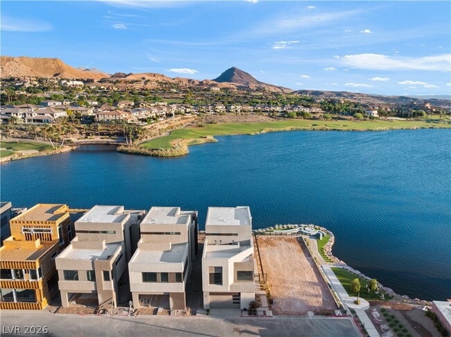 Building Photo - 66 Lakefront Dr