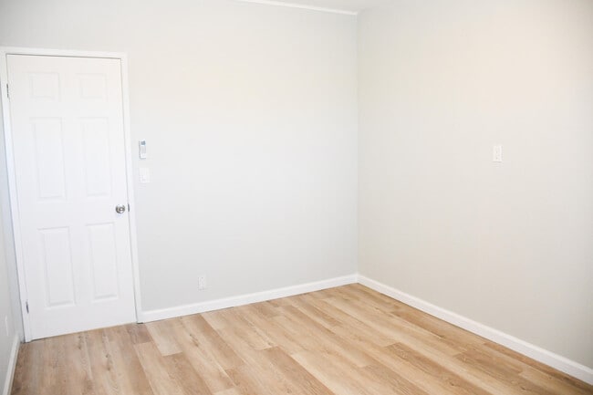 Building Photo - 61576 Aberdeen Dr