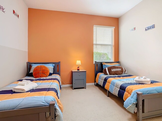 Building Photo - For rent in Highlands Reserve