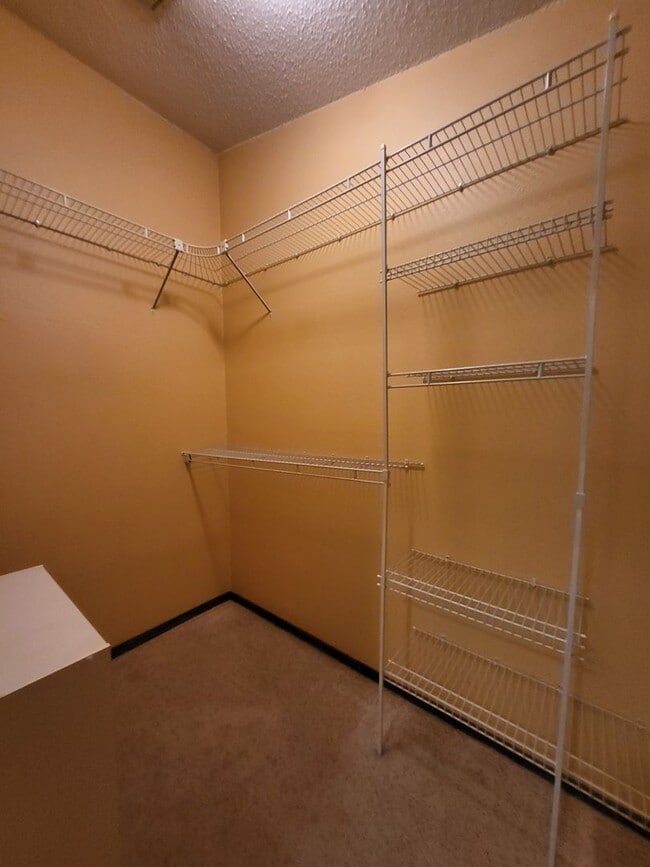 Building Photo - (3) Bed/(2) Bath in Eagle Cliff Addition A...
