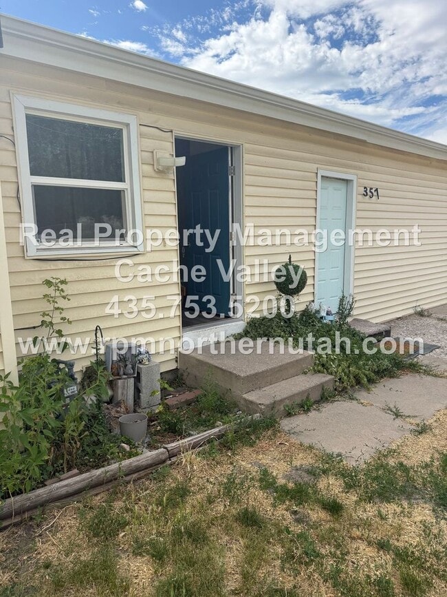 Building Photo - Great House Available in Hyrum! Minutes from JBS and Hyrum Dam!