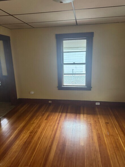 Building Photo - 20 Walnut St