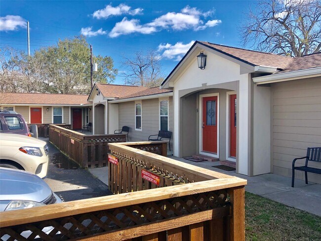 Building Photo - 507 Houston St