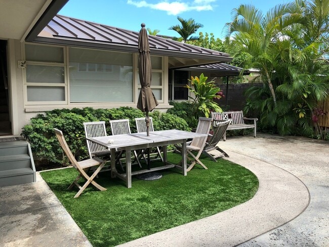 Building Photo - Private Lane - Kailua Beach! Fully Furnished ALL utilities included.