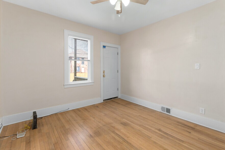 Building Photo - 2986 Cortland St