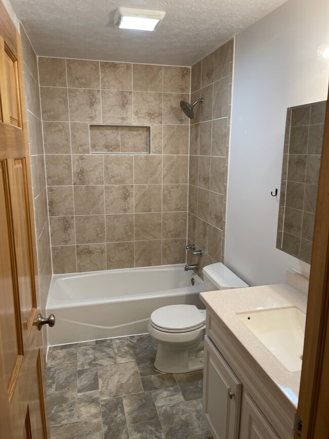 Full Bath: 36" Vanity/Mirror/Lighting - 118 Willadine Dr