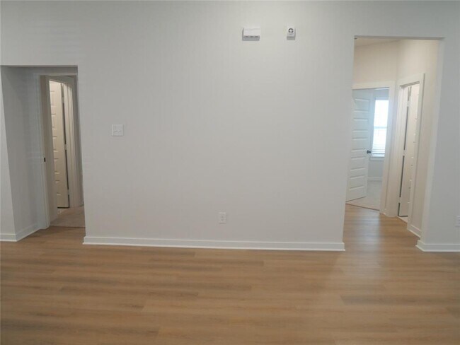 Building Photo - 6435 Downey Ln