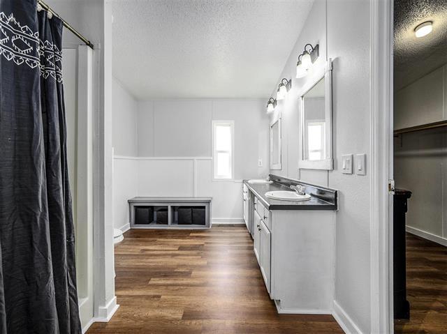 Building Photo - 9558 Diamond Avenue