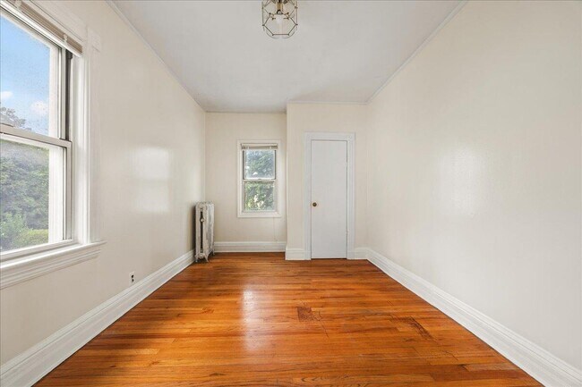 Building Photo - 407 N MacQuesten Pkwy