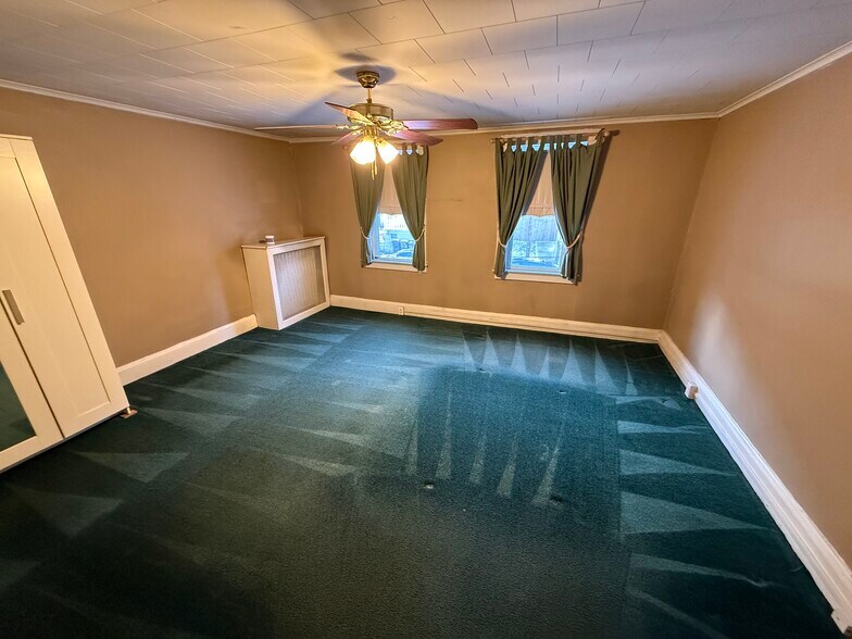 Building Photo - 409 E Mahanoy St